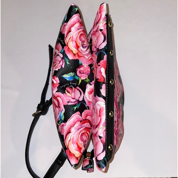 🍒JUICY COUTURE 🍒CROSSBODY BAG SEE PICTURES FOR MEASUREMENTS 🍒 - Picture 10 of 14
